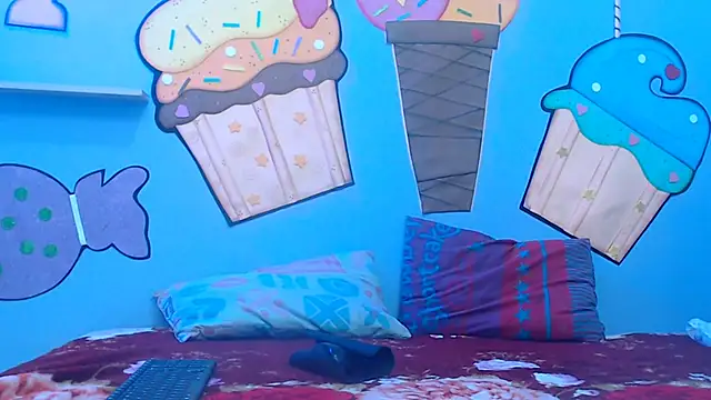 Snapshot of skinnysexzara18 chatting on 02/22/26, 01:30 skinnysexzara18 online show from 02/22/26, 01:30