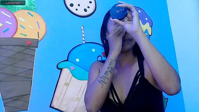 Snapshot of skinnysexzara18 chatting on 02/27/26, 02:45 skinnysexzara18 online show from 02/27/26, 02:45