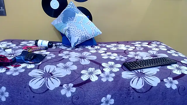 marcelasweet457 online show from 04/04/26, 12:34