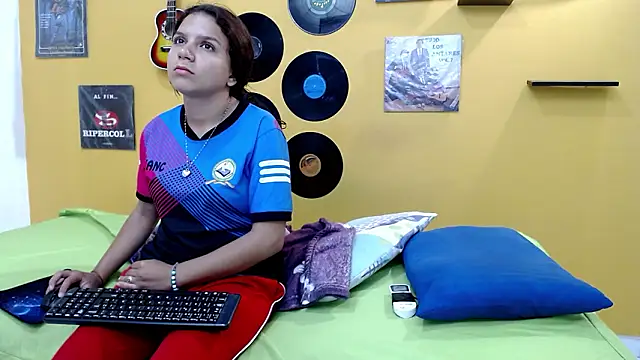 marcelasweet457 online show from 02/25/26, 08:25