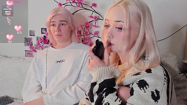 SweetheartsFriends online show from 04/01/26, 09:23