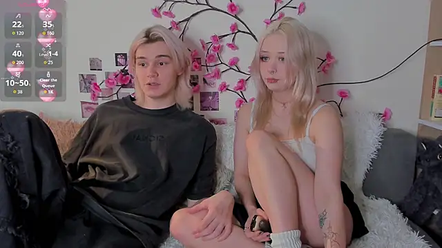 SweetheartsFriends online show from 03/31/26, 08:22