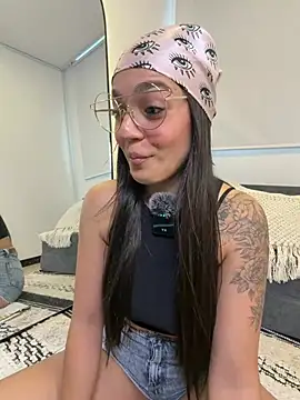 EVA WILD1 online show from 02/15/26, 09:25