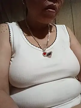 Snapshot of Agnes-baby chatting on 06/25/26, 10:59 Agnes-baby online show from 06/25/26, 10:59