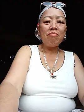 Snapshot of Agnes-baby chatting on 07/03/26, 11:17 Agnes-baby online show from 07/03/26, 11:17