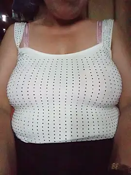 Snapshot of Agnes-baby chatting on 06/12/26, 10:24 Agnes-baby online show from 06/12/26, 10:24