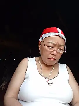 Snapshot of Agnes-baby chatting on 07/15/26, 01:01 Agnes-baby online show from 07/15/26, 01:01