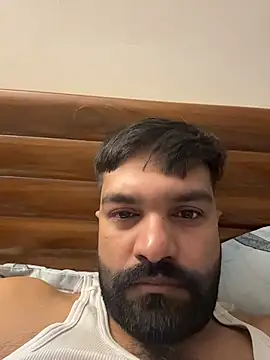 Snapshot of Rahil_94 chatting on 06/20/26, 03:39 Rahil 94 online show from 06/20/26, 03:39