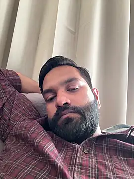 Snapshot of Rahil_94 chatting on 04/26/26, 11:18 Rahil 94 online show from 04/26/26, 11:18