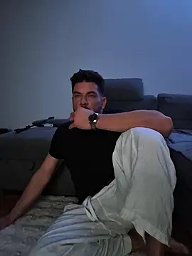 Snapshot of Angelo_33 chatting on 01/12/26, 04:03 Angelo 33 online show from 01/12/26, 04:03