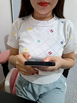 Avelyn-n online show from 02/27/26, 08:14