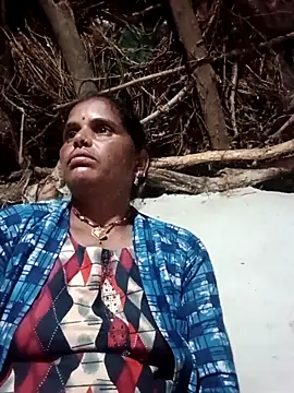 Manvi hote online show from 02/05/26, 04:14