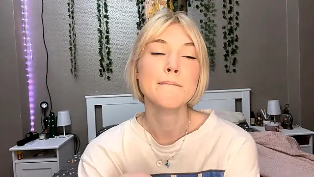 LlsabethHaze online show from 02/09/26, 02:04