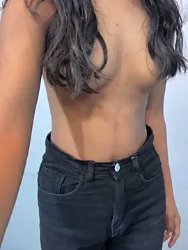 HotxAnamika online show from 03/06/26, 03:56