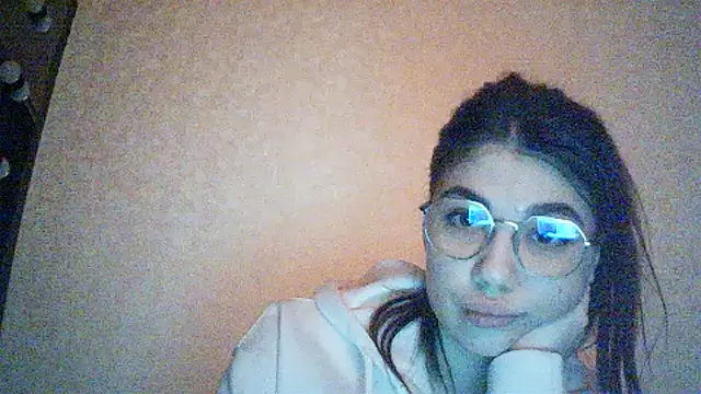 Snapshot of Tenovira chatting on 03/01/26, 12:43 Tenovira online show from 03/01/26, 12:43