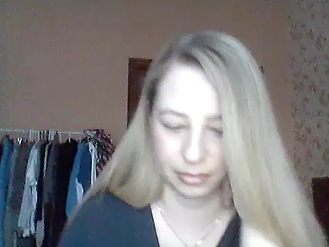 Snapshot of Miralisse chatting on 02/21/26, 02:52 Miralisse online show from 02/21/26, 02:52