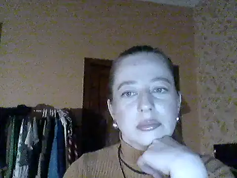 Snapshot of Miralisse chatting on 02/28/26, 10:42 Miralisse online show from 02/28/26, 10:42