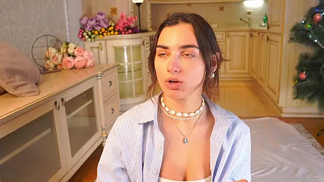 MinnaShummon online show from 01/10/26, 10:10