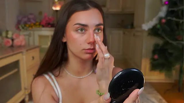 MinnaShummon online show from 01/14/26, 02:59