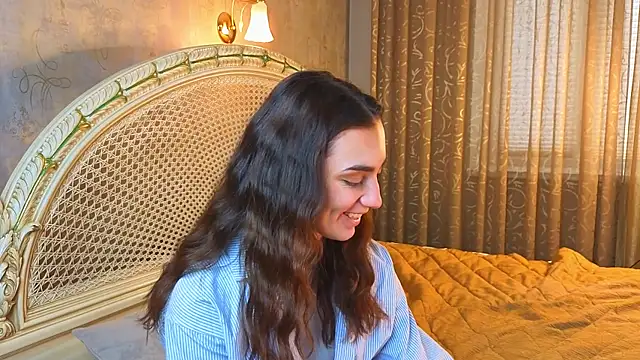 MinnaShummon online show from 01/12/26, 10:11