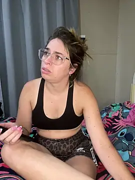 Snapshot of soyanahii chatting on 02/17/26, 08:28 soyanahii online show from 02/17/26, 08:28