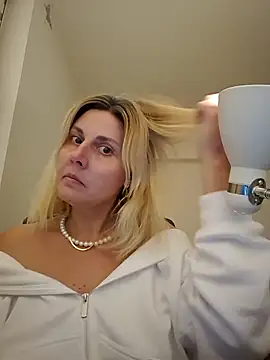 Amelia9798 online show from 02/22/26, 06:42