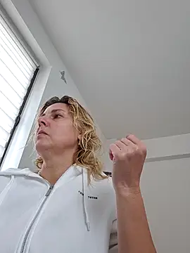 Amelia9798 online show from 02/23/26, 06:47