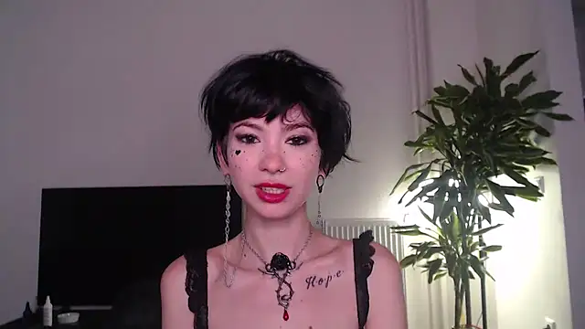 Marley Queen online show from 07/04/26, 08:42