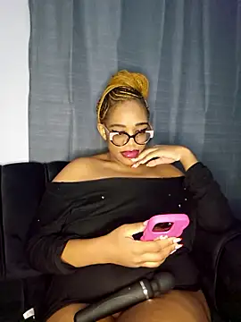 Snapshot of Sultrydiva1 chatting on 01/11/26, 01:45 Sultrydiva1 online show from 01/11/26, 01:45