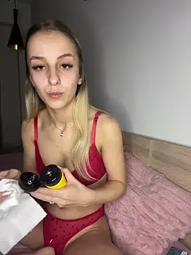 RahellaBlonde1 online show from 02/24/26, 08:42