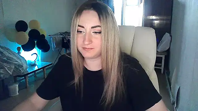 FoxyAnn12 online show from 06/15/26, 02:39