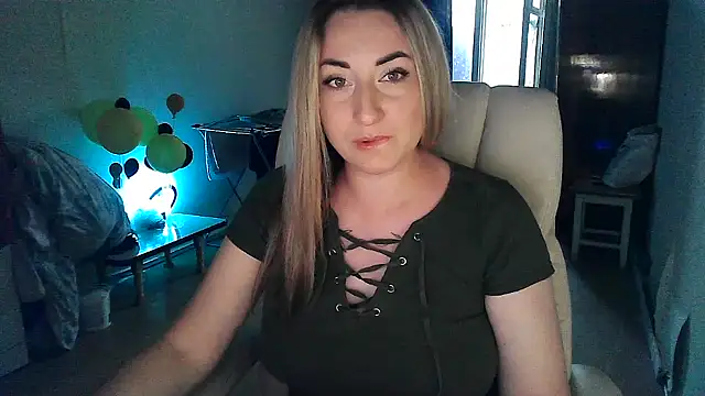 FoxyAnn12 online show from 06/21/26, 04:57