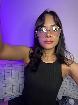 Iam Lyan  online show from 04/10/26, 10:17