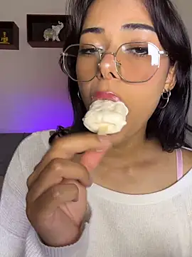 Iam Lyan  online show from 05/24/26, 10:31