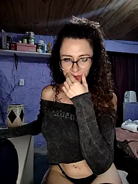 Nanucurlyxx online show from 04/07/26, 07:59