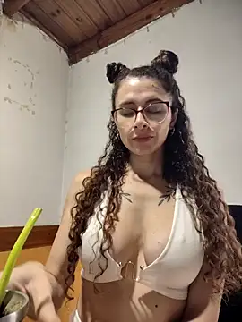 Nanucurlyxx online show from 04/14/26, 04:12