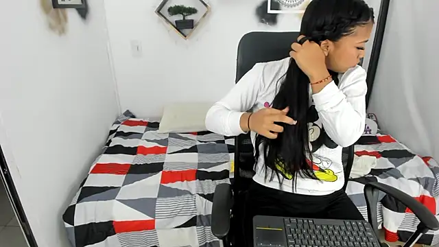 Yuleimys rosse online show from 01/11/26, 02:51