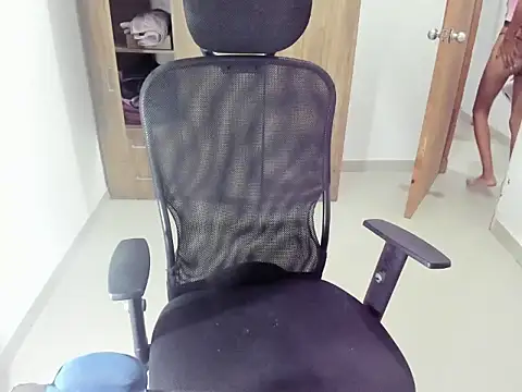 saskya13 online show from 01/10/26, 03:46