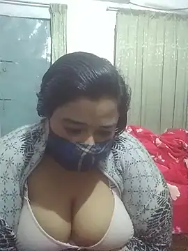 Snapshot of momo_loves chatting on 02/14/26, 05:46 momo loves online show from 02/14/26, 05:46