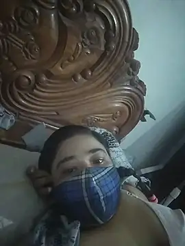 Snapshot of momo_loves chatting on 02/15/26, 03:33 momo loves online show from 02/15/26, 03:33