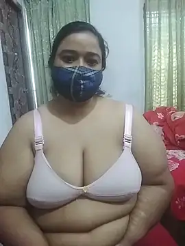 Snapshot of momo_loves chatting on 02/20/26, 05:59 momo loves online show from 02/20/26, 05:59