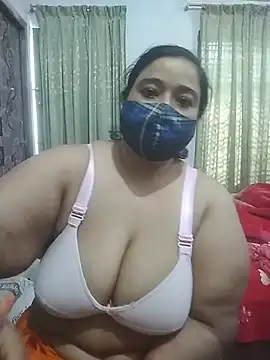 Snapshot of momo_loves chatting on 02/27/26, 05:51 momo loves online show from 02/27/26, 05:51