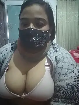 Snapshot of momo_loves chatting on 02/09/26, 11:08 momo loves online show from 02/09/26, 11:08