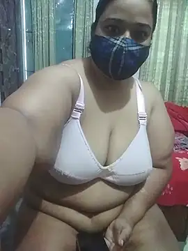 Snapshot of momo_loves chatting on 03/01/26, 02:55 momo loves online show from 03/01/26, 02:55