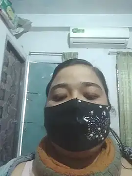 Snapshot of momo_loves chatting on 02/10/26, 02:10 momo loves online show from 02/10/26, 02:10