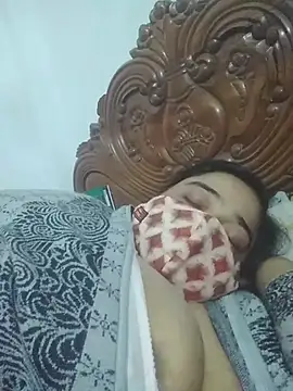 Snapshot of momo_loves chatting on 01/18/26, 03:37 momo loves online show from 01/18/26, 03:37