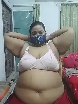 Snapshot of momo_loves chatting on 02/27/26, 05:57 momo loves online show from 02/27/26, 05:57