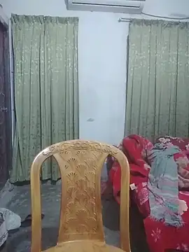 Snapshot of momo_loves chatting on 02/25/26, 05:57 momo loves online show from 02/25/26, 05:57