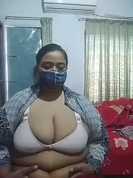 Snapshot of momo_loves chatting on 02/15/26, 05:52 momo loves online show from 02/15/26, 05:52