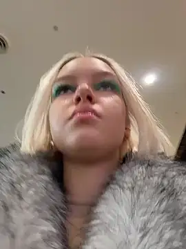 Snapshot of AshleyMur chatting on 01/15/26, 05:00 AshleyMur online show from 01/15/26, 05:00